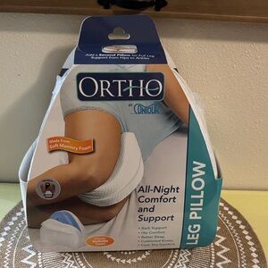 New Leg Pillow - White with washable cover included